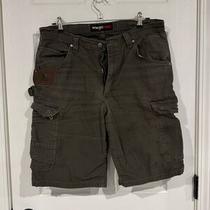 Men’s Wrangler Riggs Workwear cargo shorts